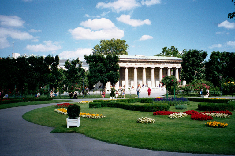 006_4A_Volksgarten_Thesus_Temple
